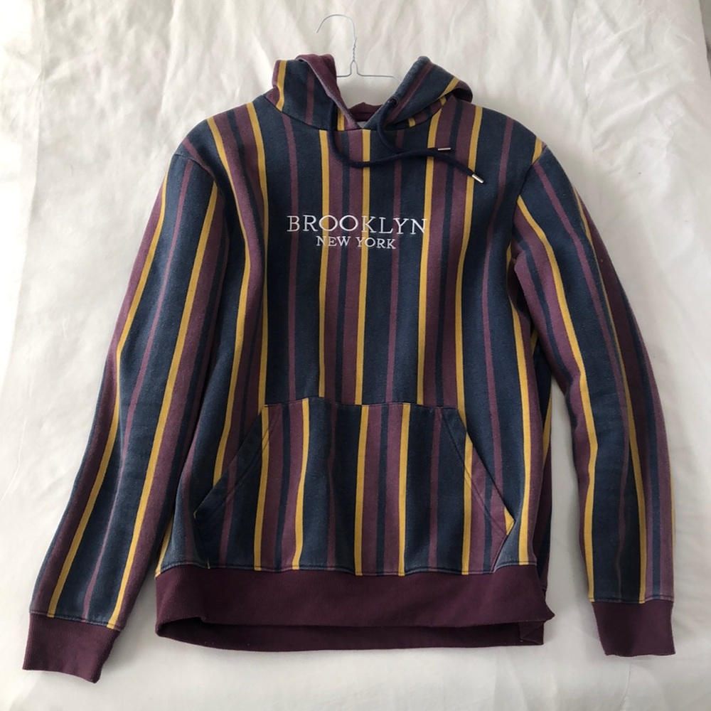 Shouthouse Medium VTG 90s Striped Embroidered Brooklyn NY Mens Hoodie